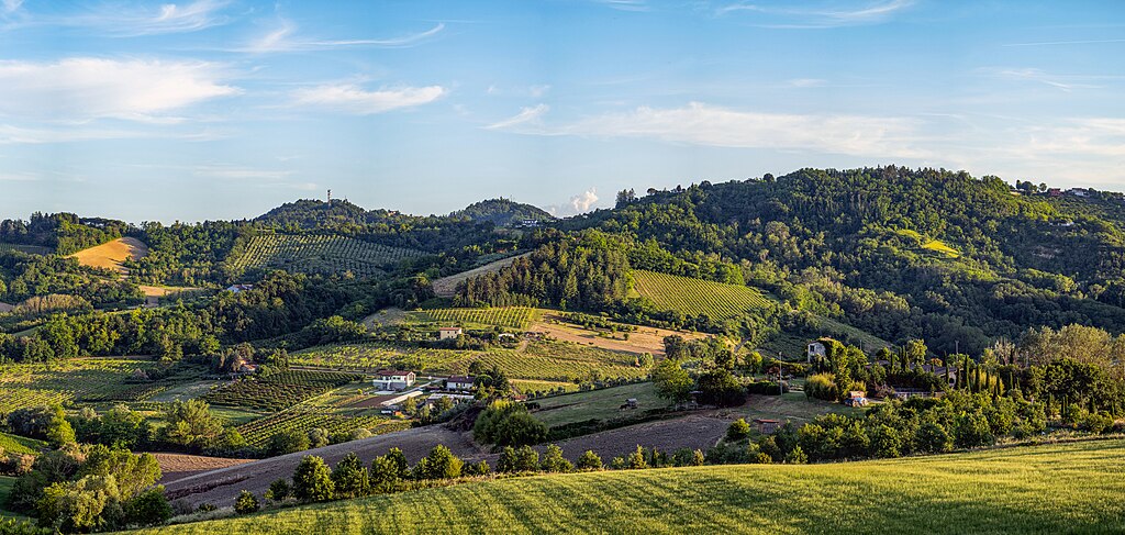 “simboli della romagna”; foto di Terragio67, CC BY-SA 4.0 via Wikimedia Commons